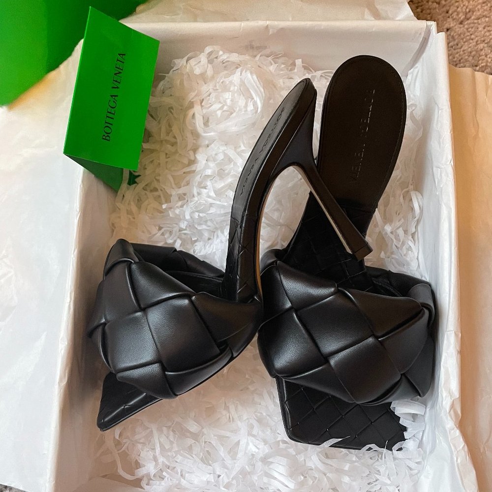 Bottega Veneta Black 608854vbss01000 Pumps